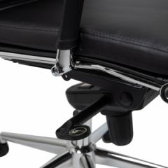 Офисное кресло для руководителей DOBRIN ARNOLD LMR-103F чёрный в Верхней Салде - verhnyaya-salda.mebel24.online | фото 8